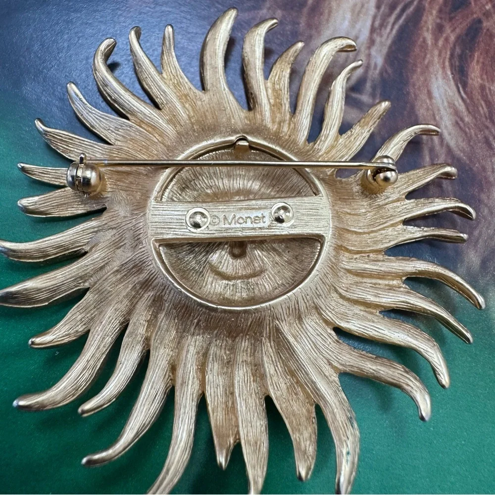 Monet Vintage Celestial Sun Face Matte Gold Brooch Pin